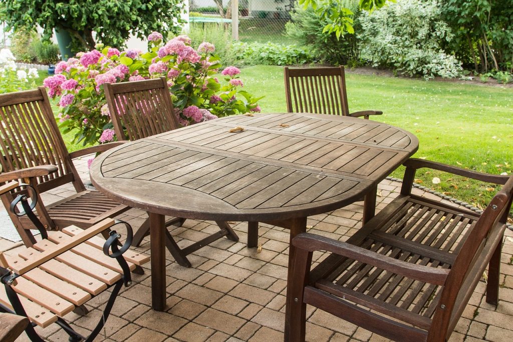 Bezahlbare Gartenmöbel-Sets für jeden Gartenstil